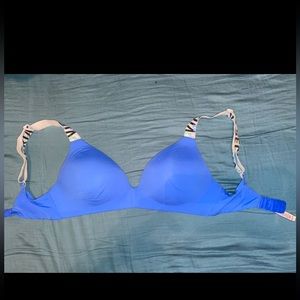 Victoria’s Secret Light Lined Wireless Bra - 32/D - Blue - Super Comfy!